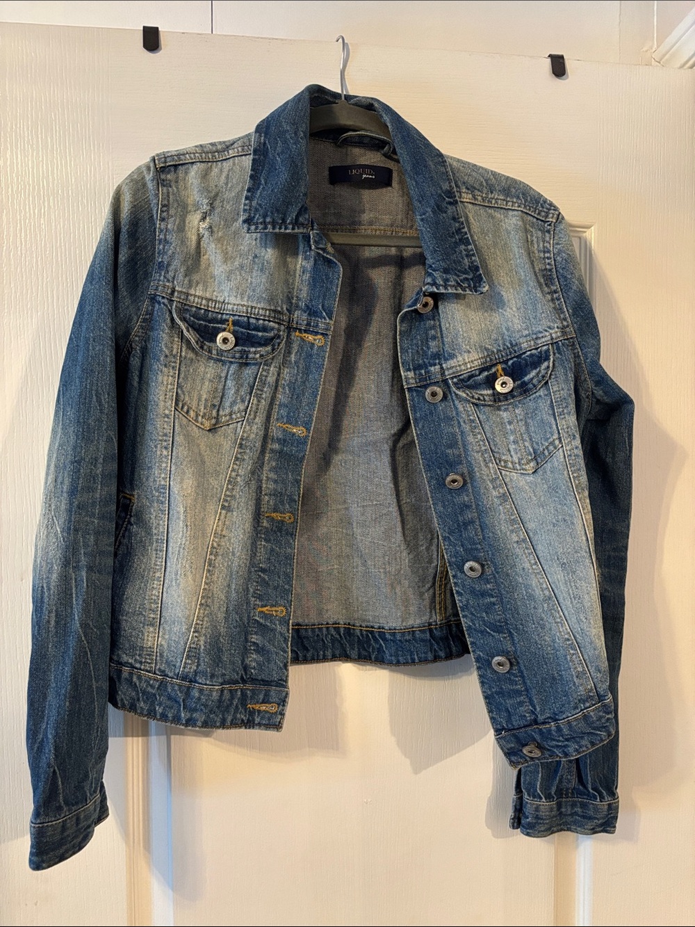 Vintage-Inspired Blue Denim Jean Jacket - Classic Women's Jacket